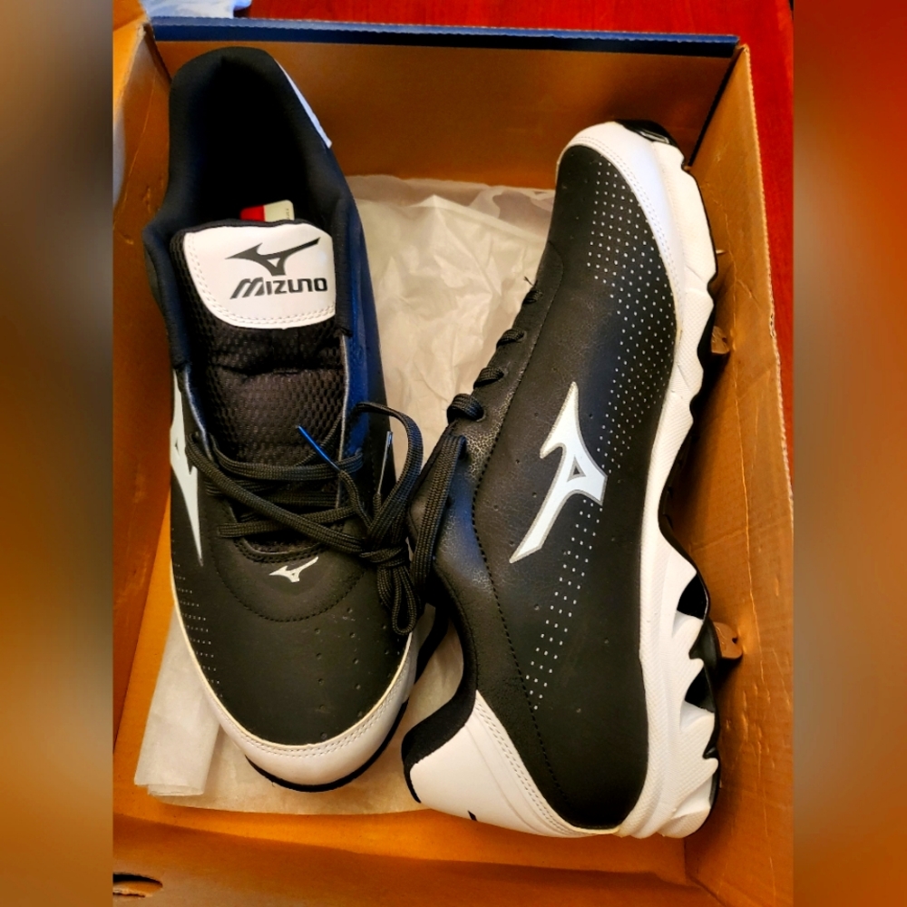 New Mens Mizuno Baseball Cleats size 13